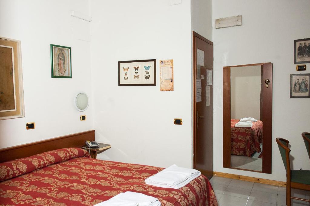 Vip Hotel Piacenza Luaran gambar